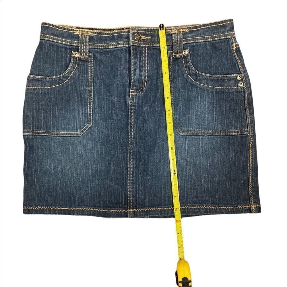 Daisy Fuentes Jean Skirt, Size 8 - Picture 8 of 8